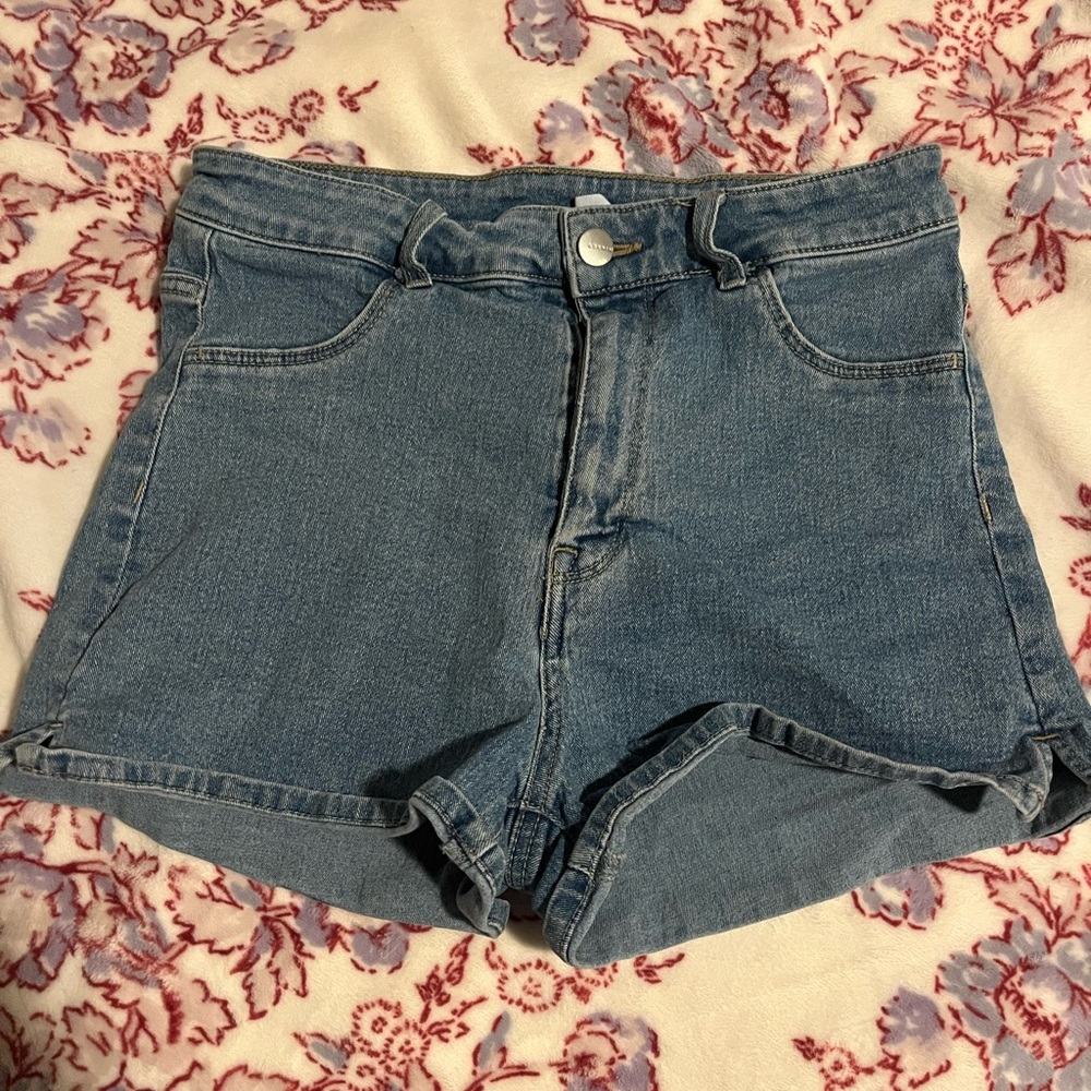 H&M Blue Jean Shorts High-Waisted Retro Style